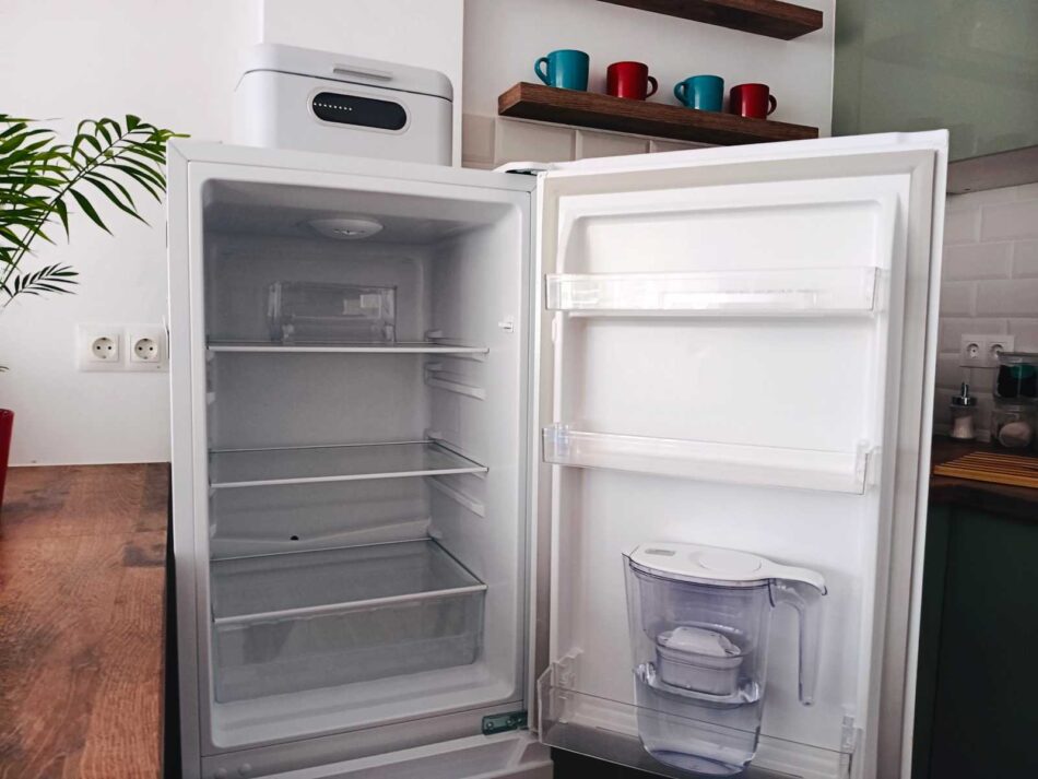 Fridge and freezer